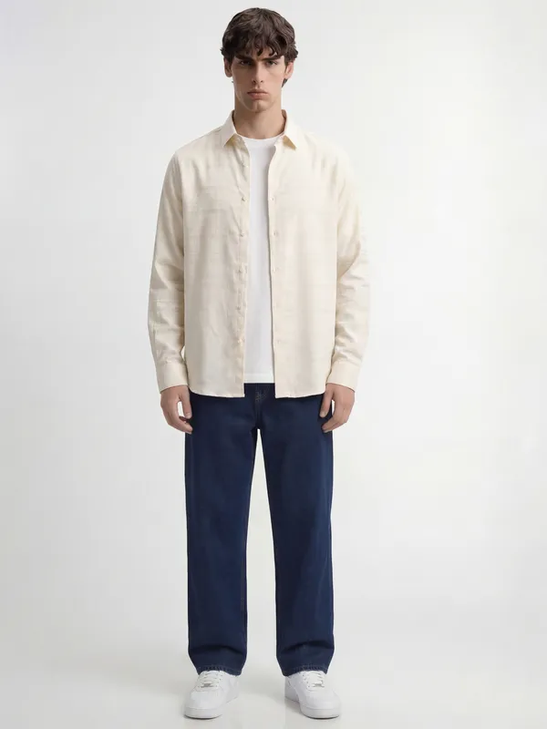 Highlander Men Cream Self Design Slim Fit Casual Shirt