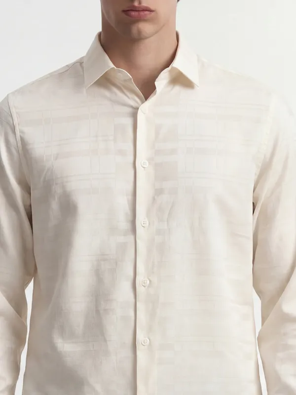 Highlander Men Cream Self Design Slim Fit Casual Shirt