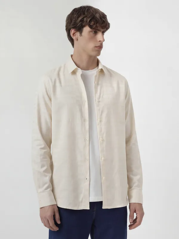 Highlander Men Cream Self Design Slim Fit Casual Shirt