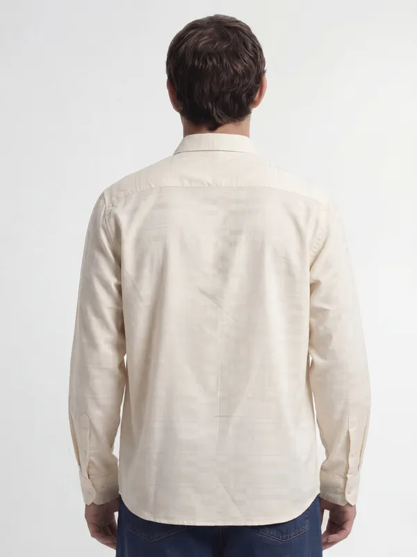Highlander Men Cream Self Design Slim Fit Casual Shirt