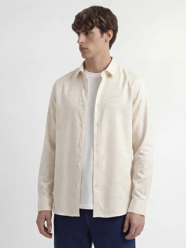 Highlander Men Cream Self Design Slim Fit Casual Shirt