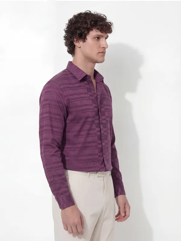 Highlander Men Burgundy Self Design Slim Fit Casual Shirt