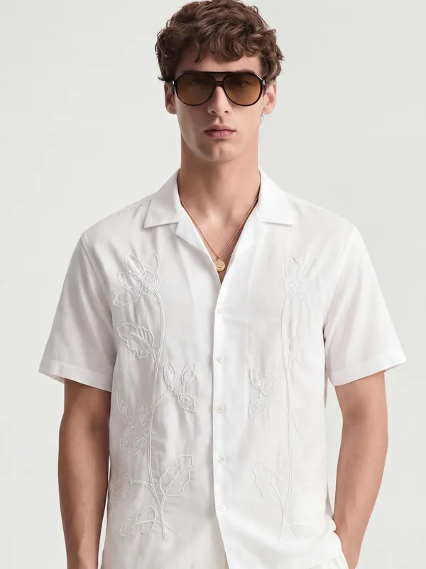 Highlander Men White Embroidered Relaxed Fit Casual Shirt