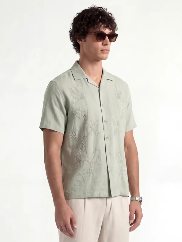 Highlander Men Green Embroidered Relaxed Fit Casual Shirt