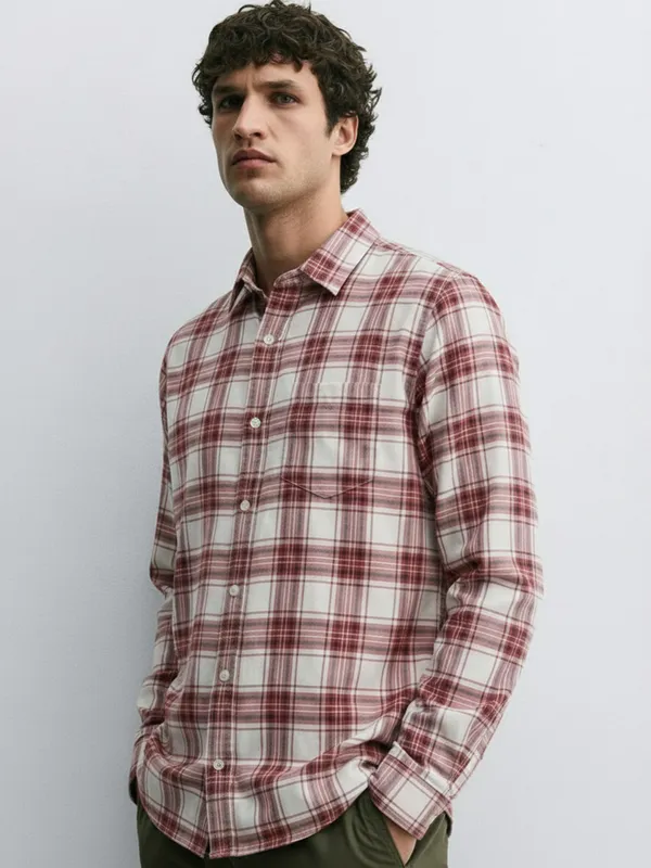 Highlander Men Red Checked Regular Fit Casual Shirt