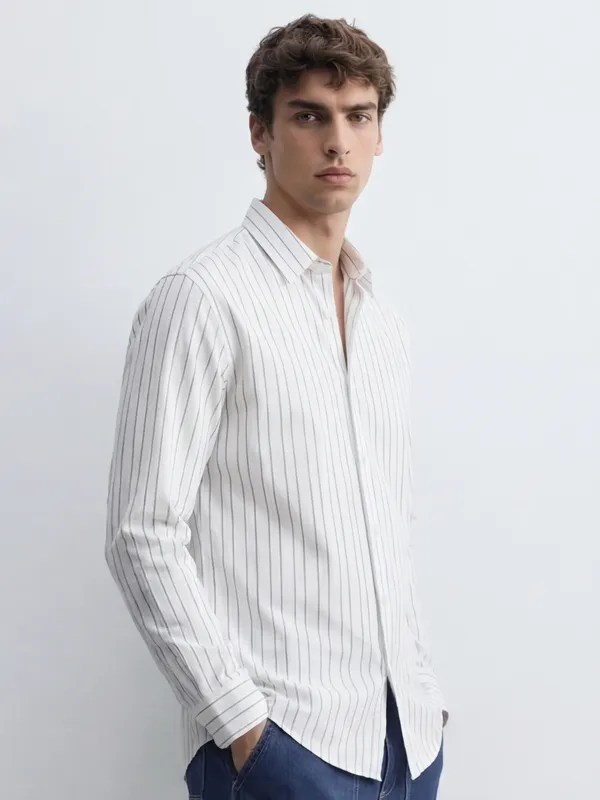 Highlander Men White Striped Slim Fit Casual Shirt