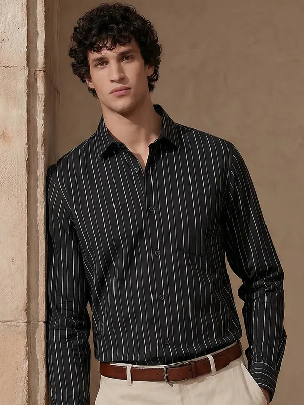 Highlander Men Black Striped Slim Fit Casual Shirt