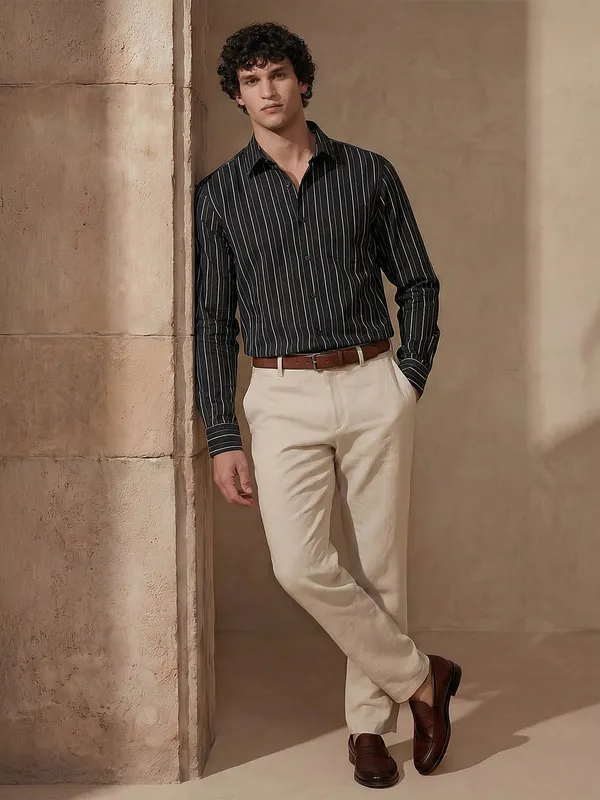 Highlander Men Black Striped Slim Fit Casual Shirt