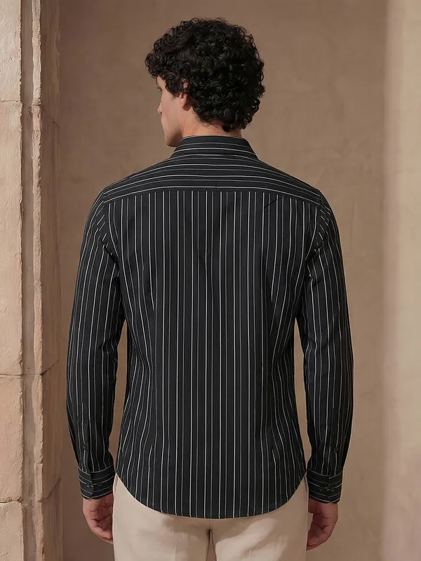 Highlander Men Black Striped Slim Fit Casual Shirt