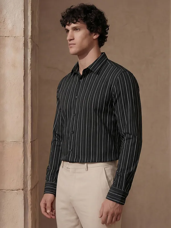 Highlander Men Black Striped Slim Fit Casual Shirt