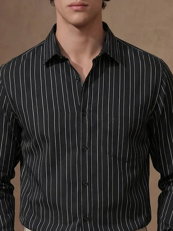 Highlander Men Black Striped Slim Fit Casual Shirt