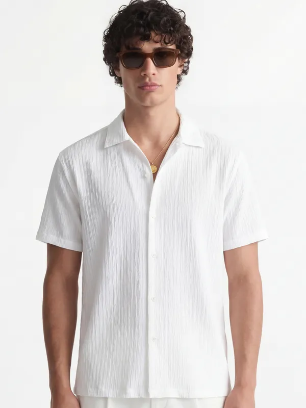 Highlander Men White Self Design Relaxed Fit Casual Shirt