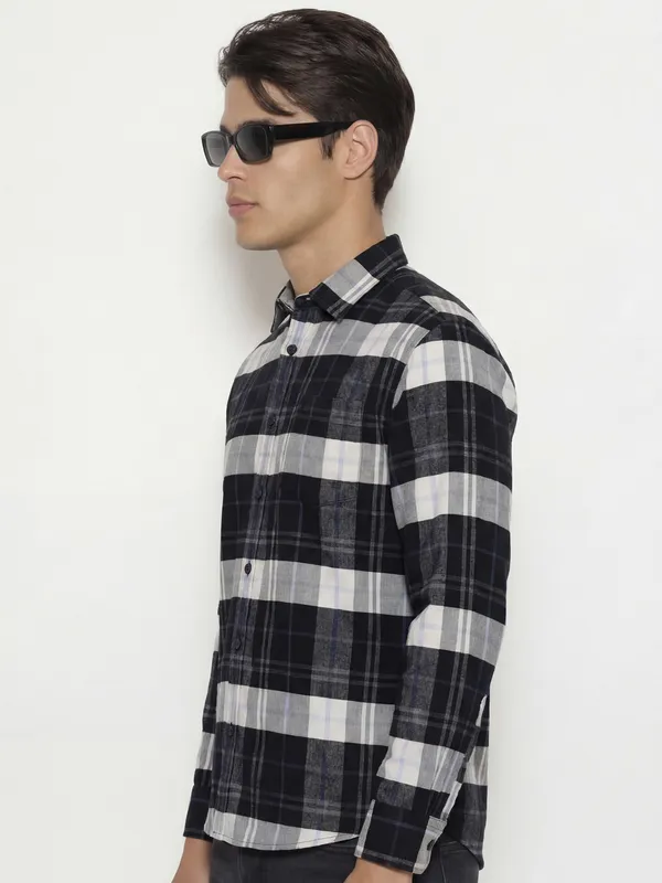 Highlander Men Black Checked Regular Fit Casual Shirt