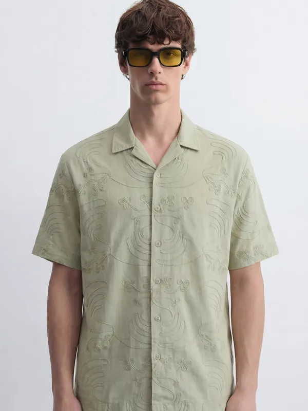 Highlander Men Green Embroidered Relaxed Fit Casual Shirt