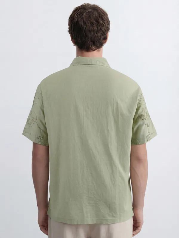 Highlander Men Green Embroidered Relaxed Fit Casual Shirt