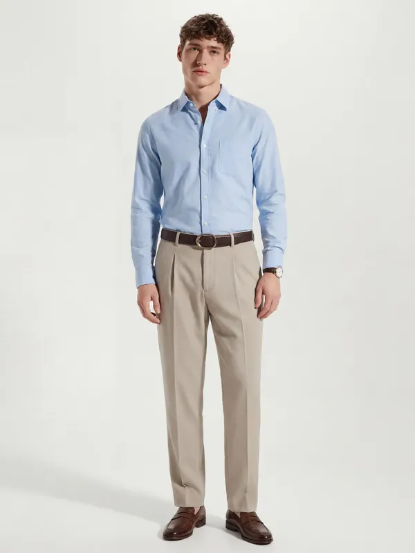 Highlander Men Blue Solid Slim Fit Casual Shirt