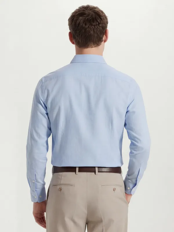 Highlander Men Blue Solid Slim Fit Casual Shirt