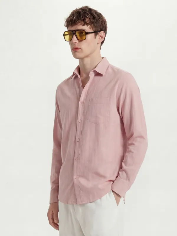 Highlander Men Pink Self Design Slim Fit Casual Shirt