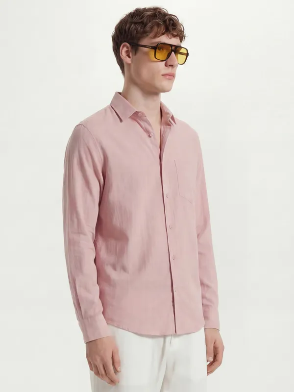 Highlander Men Pink Self Design Slim Fit Casual Shirt