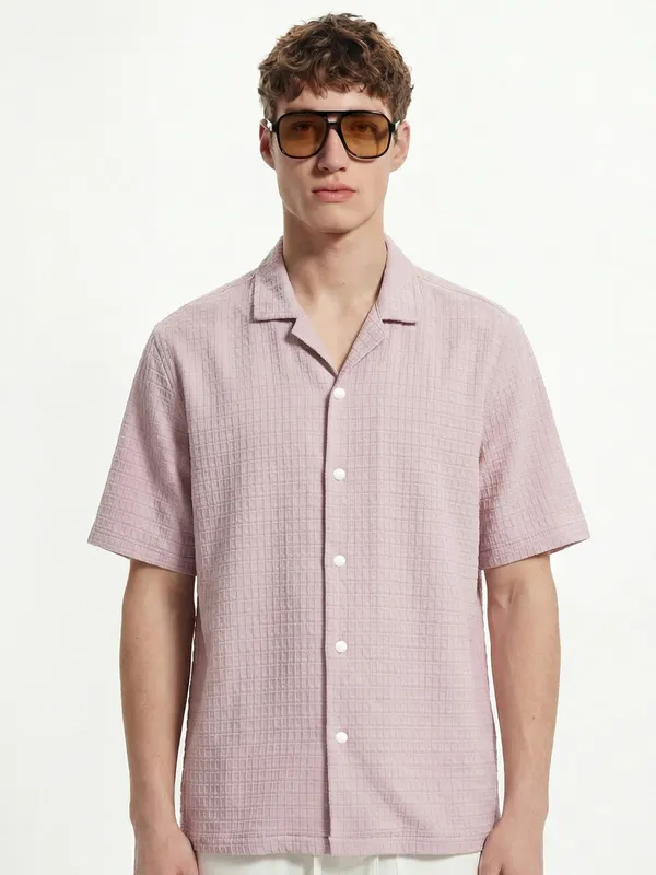 Highlander Men Pink Self Design Boxy Fit Casual Shirt