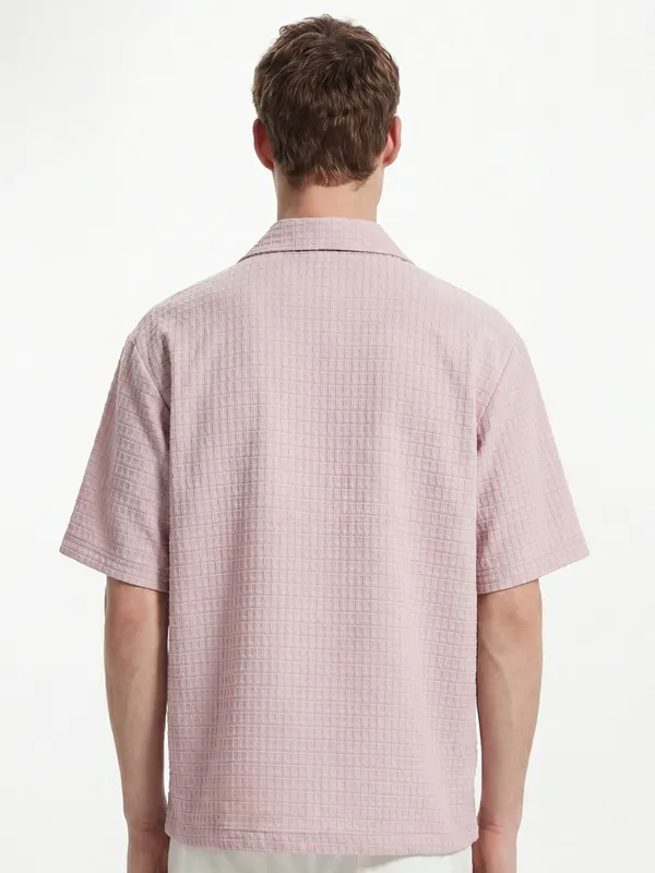 Highlander Men Pink Self Design Boxy Fit Casual Shirt