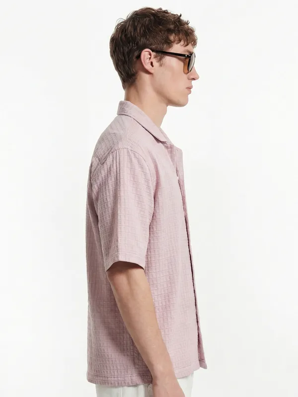 Highlander Men Pink Self Design Boxy Fit Casual Shirt