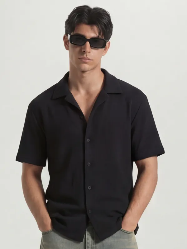 Highlander Men Black Solid Relaxed Fit Casual Shirt