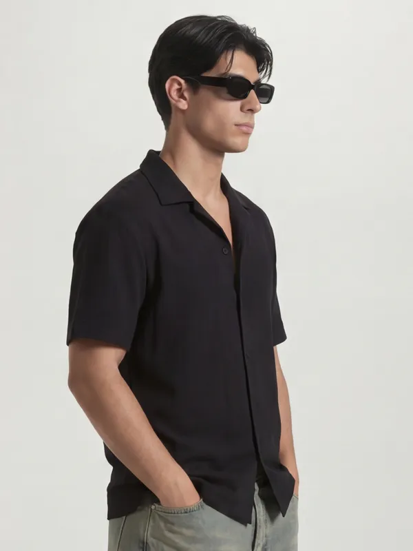 Highlander Men Black Solid Relaxed Fit Casual Shirt