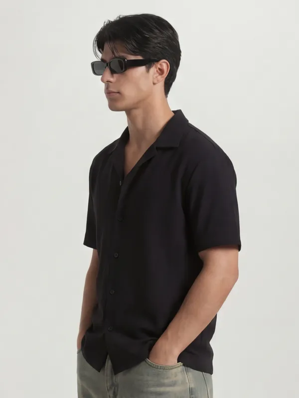 Highlander Men Black Solid Relaxed Fit Casual Shirt