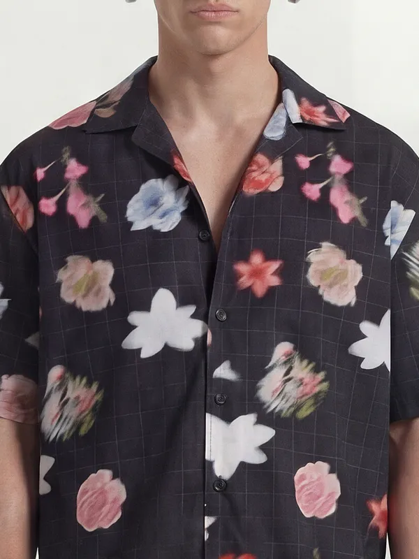 Highlander Men Black Printed Boxy Fit Casual Shirt