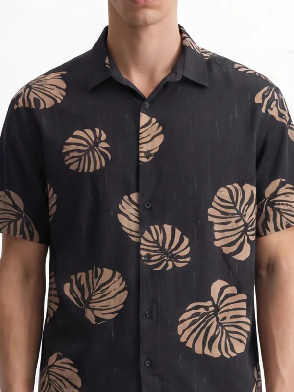 Highlander Men Black Printed Relaxed Fit Casual Shirt