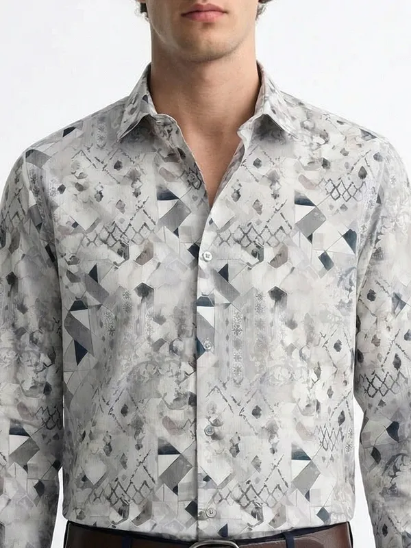 Highlander Men Grey Printed Slim Fit Casual Shirt