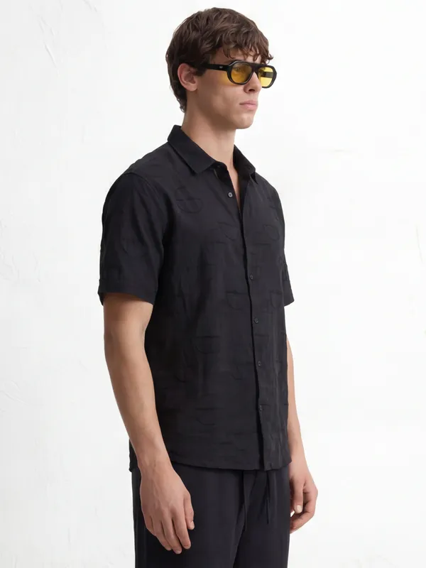 Highlander Men Black Self Design Relaxed Fit Casual Shirt