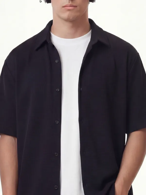 Highlander Men Black Self Design Boxy Fit Casual Shirt