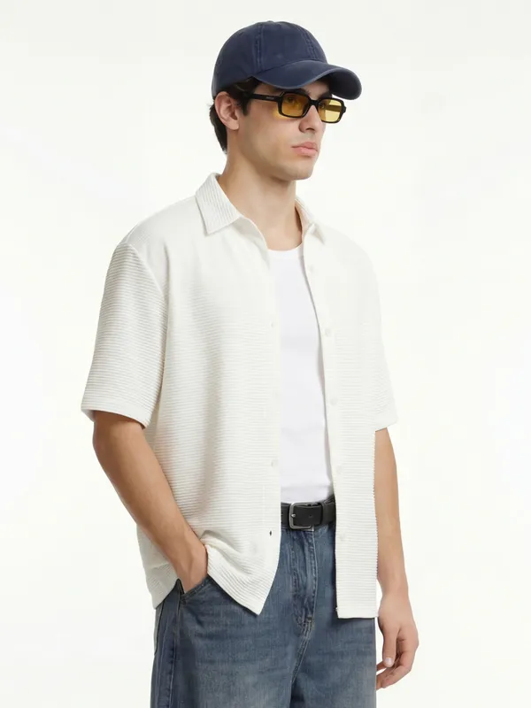 Highlander Men White Self Design Boxy Fit Casual Shirt