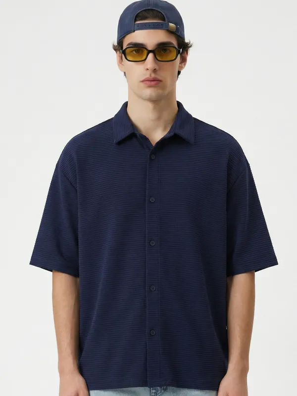 Highlander Men Navy Blue Self Design Boxy Fit Casual Shirt