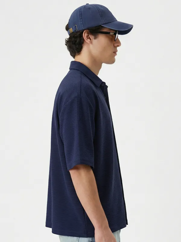 Highlander Men Navy Blue Self Design Boxy Fit Casual Shirt