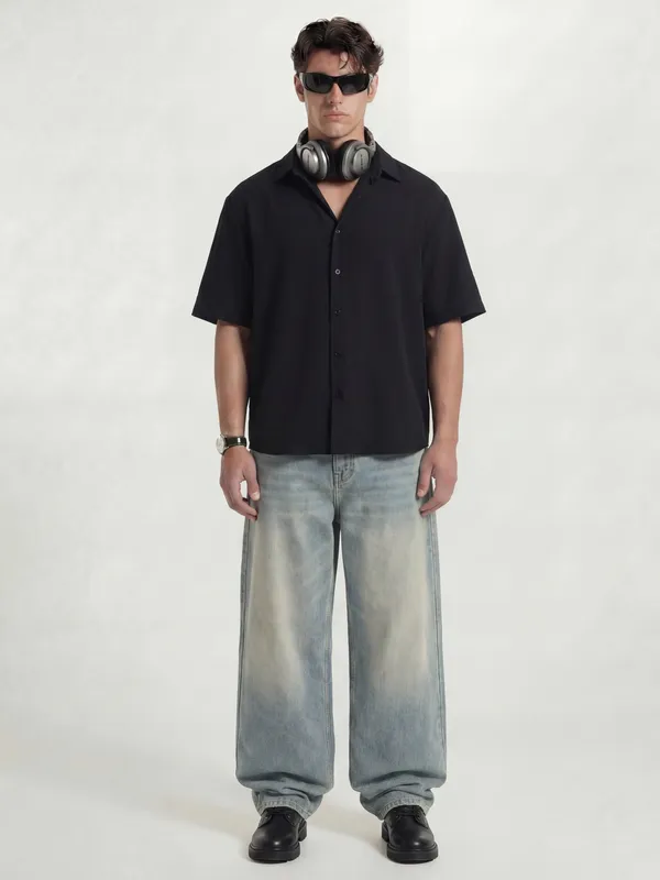 Highlander Men Black Solid Boxy Fit Casual Shirt