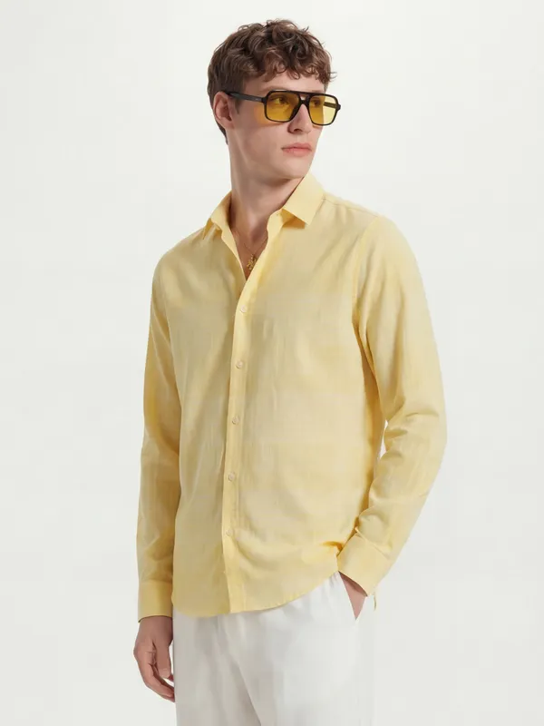 Highlander Men Yellow Checked Slim Fit Casual Shirt