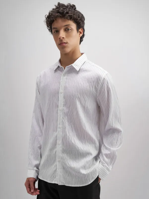 Highlander Men White Crushed Slim Fit Casual Shirt