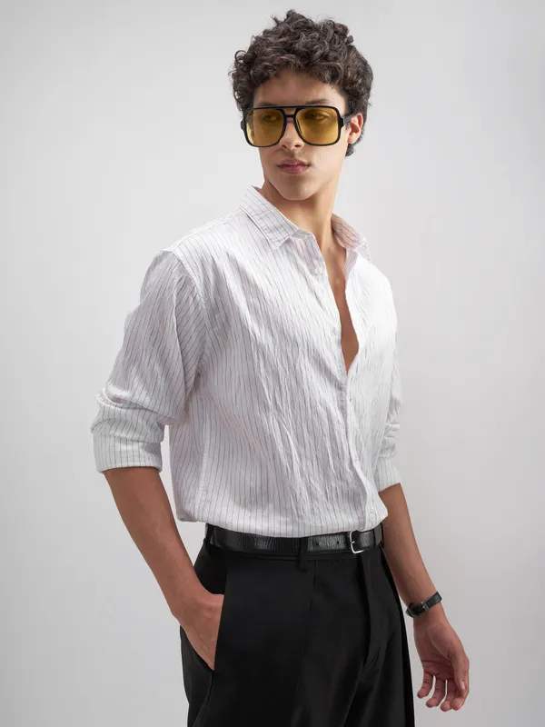 Highlander Men White Crushed Slim Fit Casual Shirt