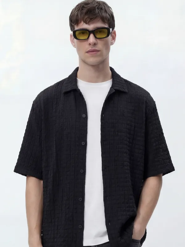 Highlander Men Black Self Design Relaxed Fit Casual Shirt