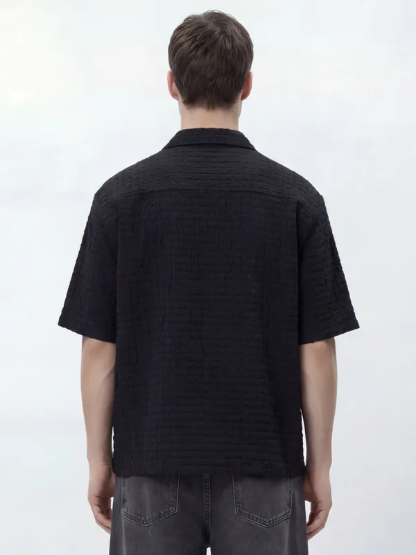 Highlander Men Black Self Design Relaxed Fit Casual Shirt