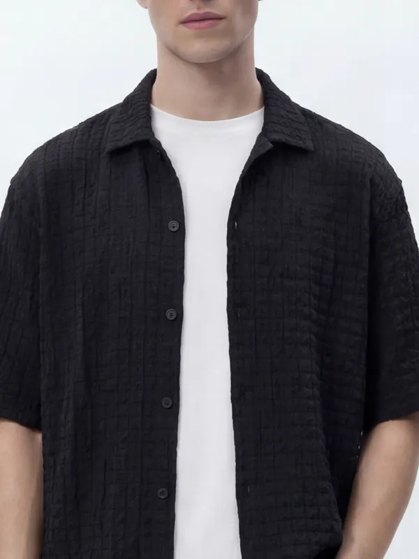 Highlander Men Black Self Design Relaxed Fit Casual Shirt