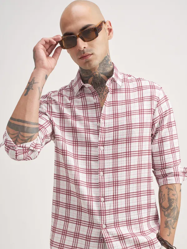 Highlander Men Off White Checked Regular Fit Casual Shirt