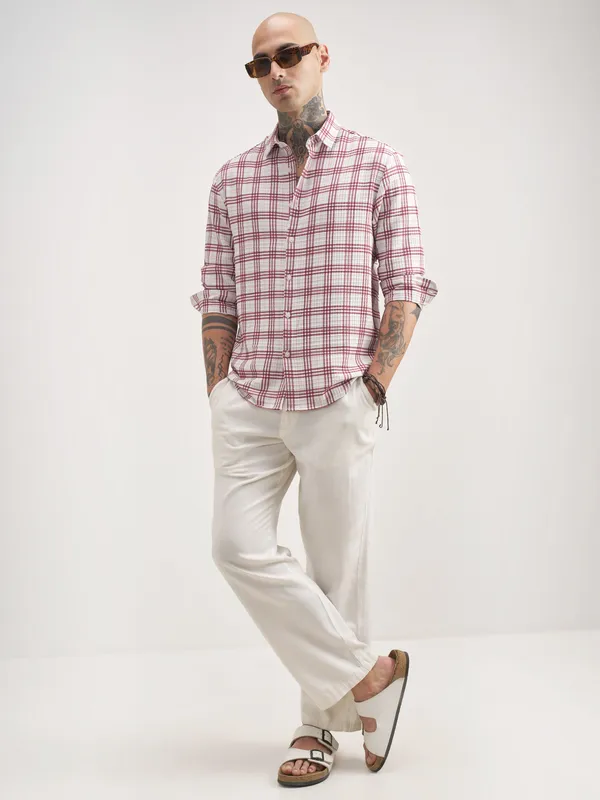 Highlander Men Off White Checked Regular Fit Casual Shirt