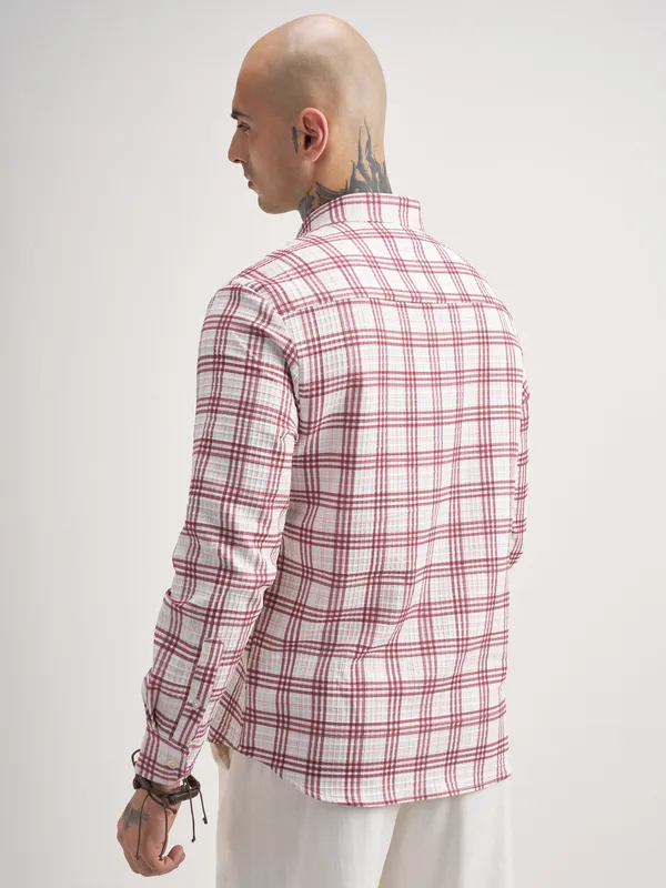 Highlander Men Off White Checked Regular Fit Casual Shirt