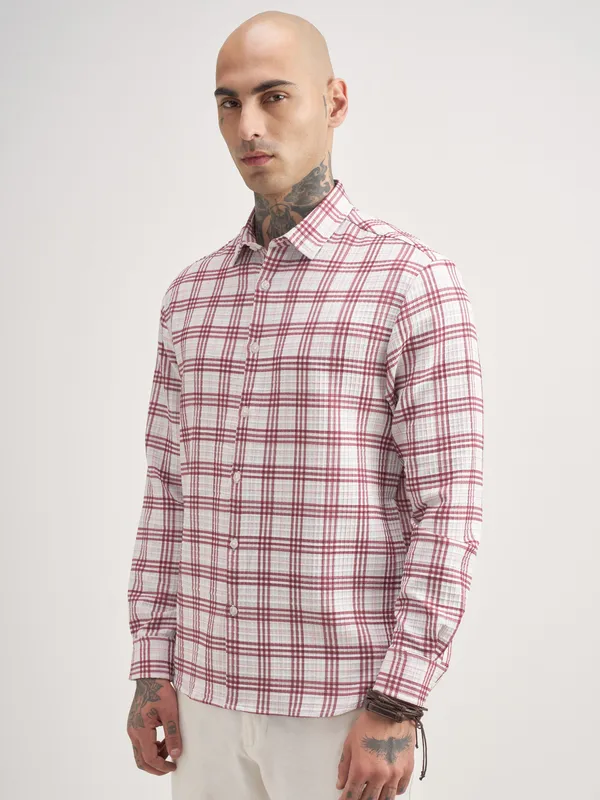 Highlander Men Off White Checked Regular Fit Casual Shirt