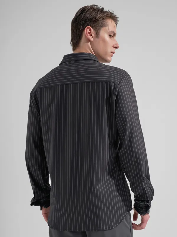 Highlander Men Black Striped Slim Fit Casual Shirt