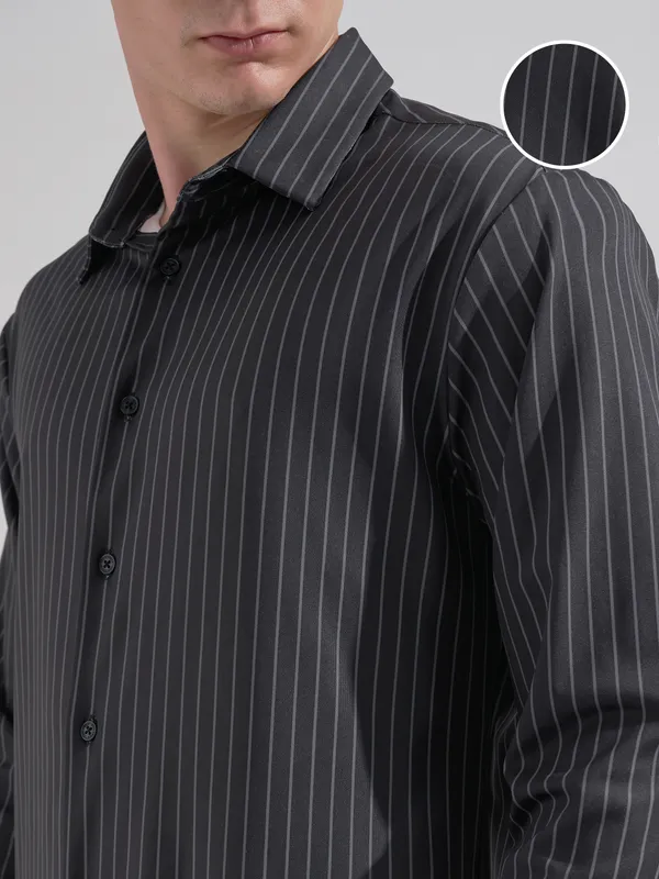 Highlander Men Black Striped Slim Fit Casual Shirt